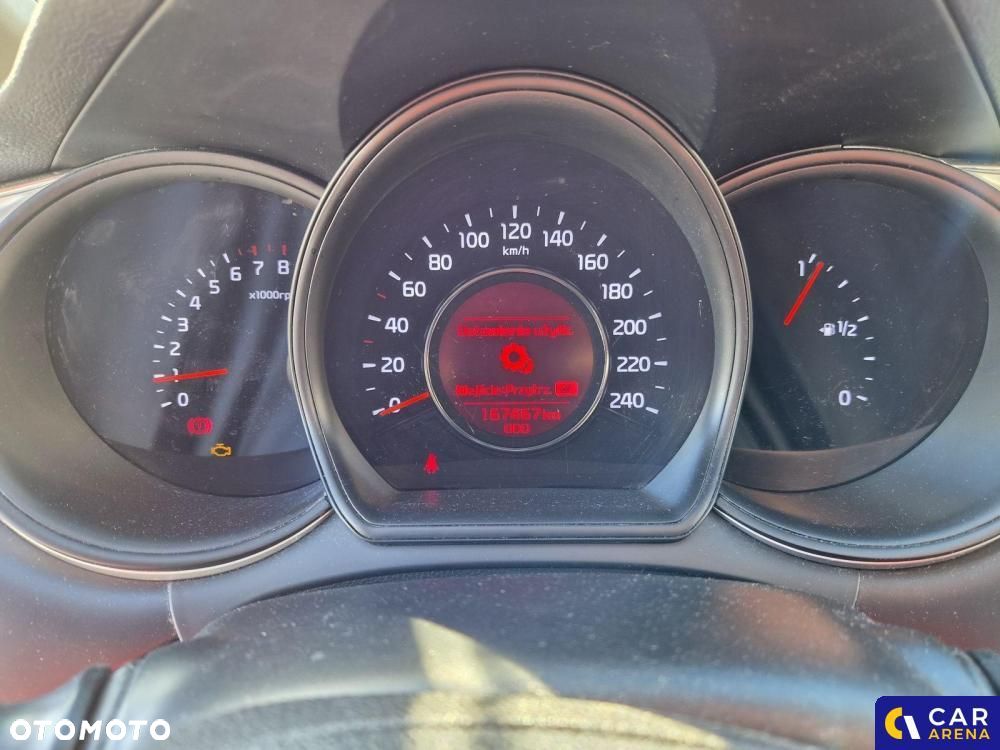 Kia Ceed - 8