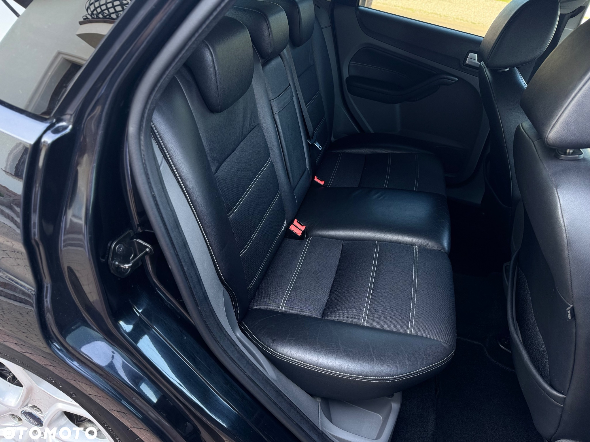 Ford Focus 2.0 ZX5 SE - 8