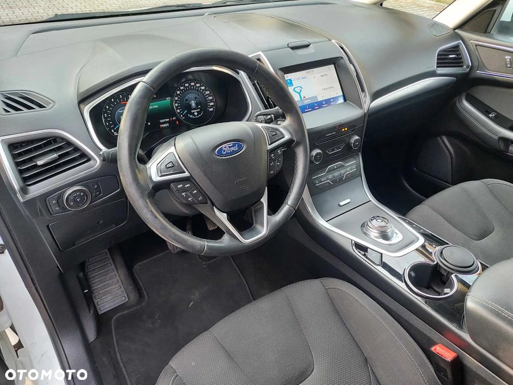 Ford S-Max - 11