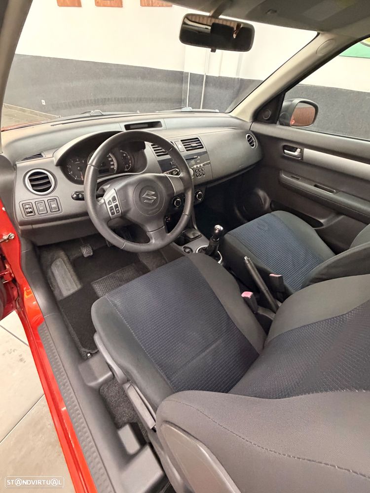 Suzuki Swift 1.3 DDiS GLX - 28