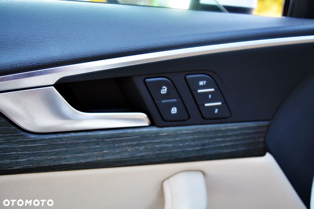 Audi A4 Limousine 40 TFSI S tronic S line - 9