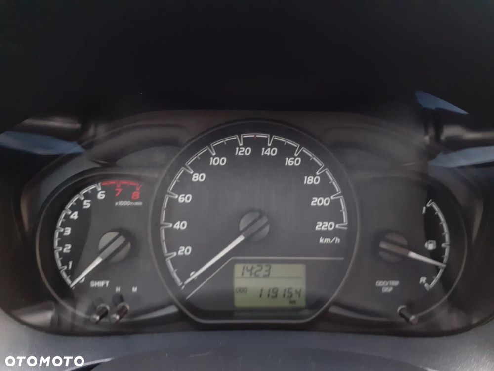 Toyota Yaris - 11