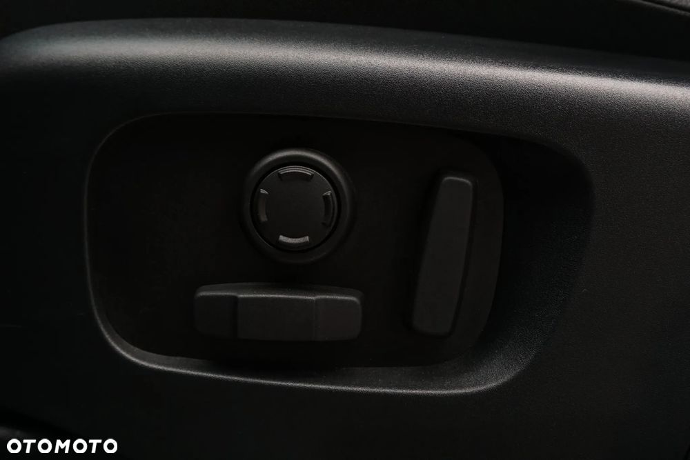 Land Rover Discovery Sport D200 - 16