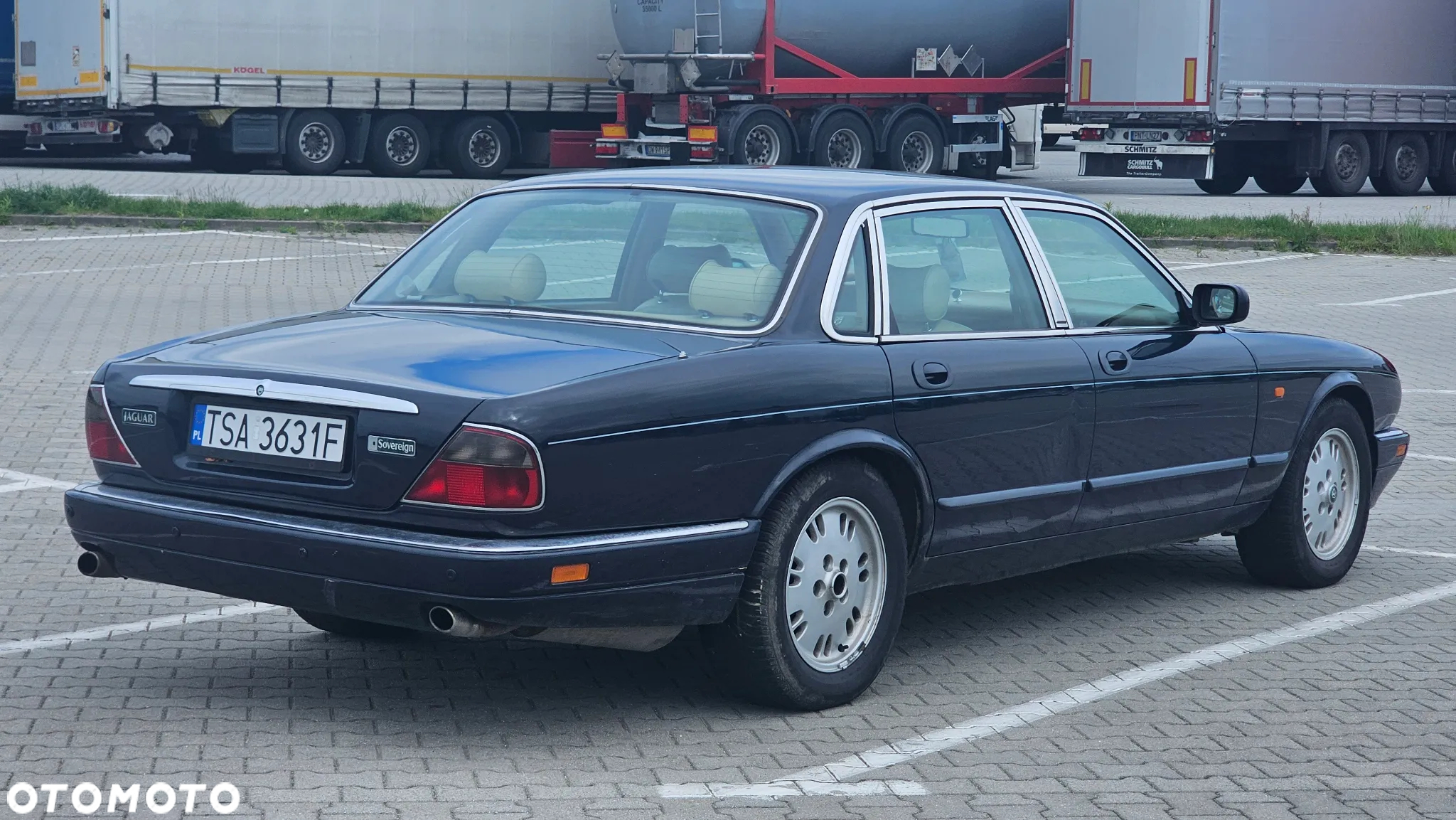 Jaguar XJ - 9