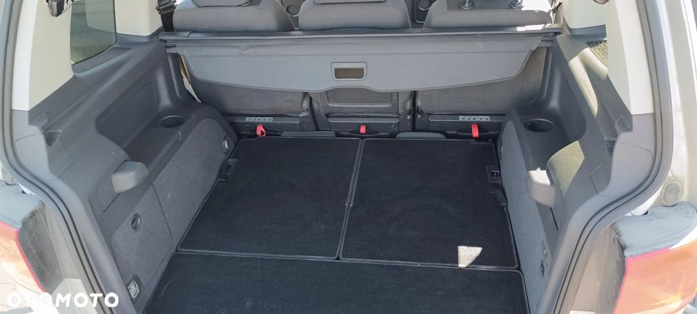 Volkswagen Touran 2.0 TDI DPF Highline DSG - 11