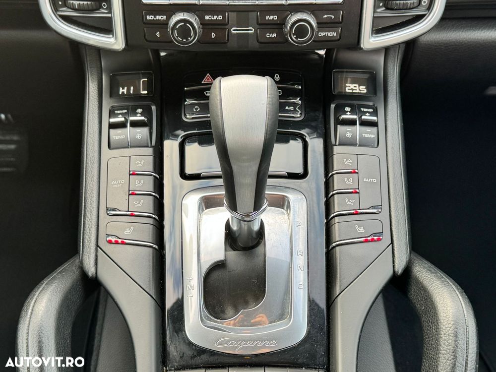 Porsche Cayenne Diesel Platinum Edition - 18