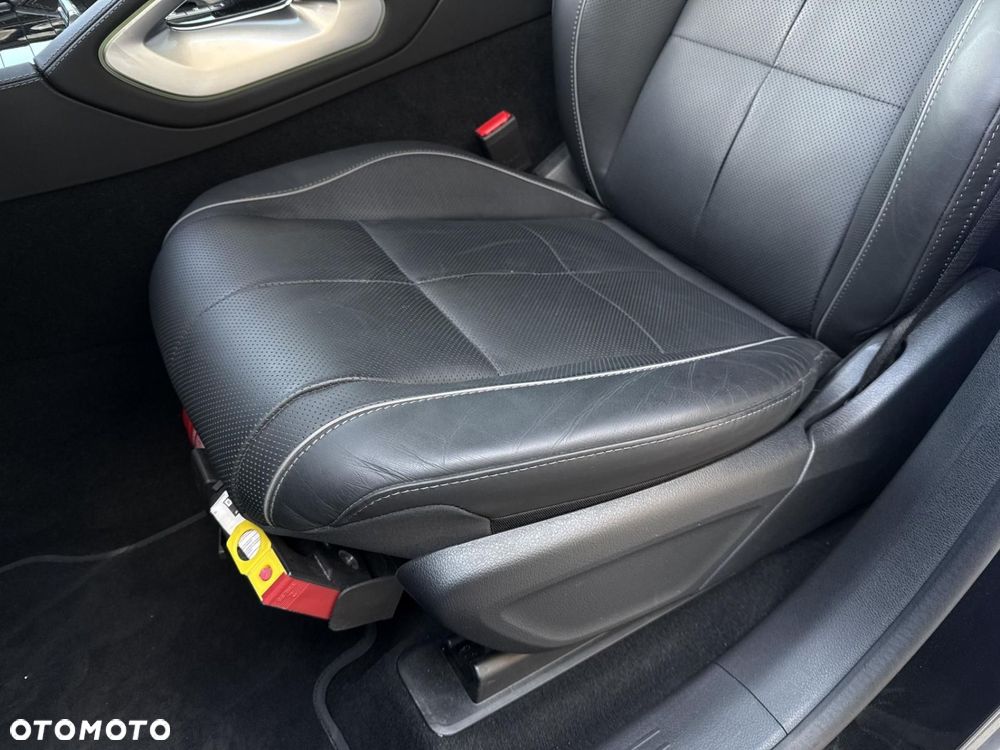 Mercedes-Benz GLS - 13