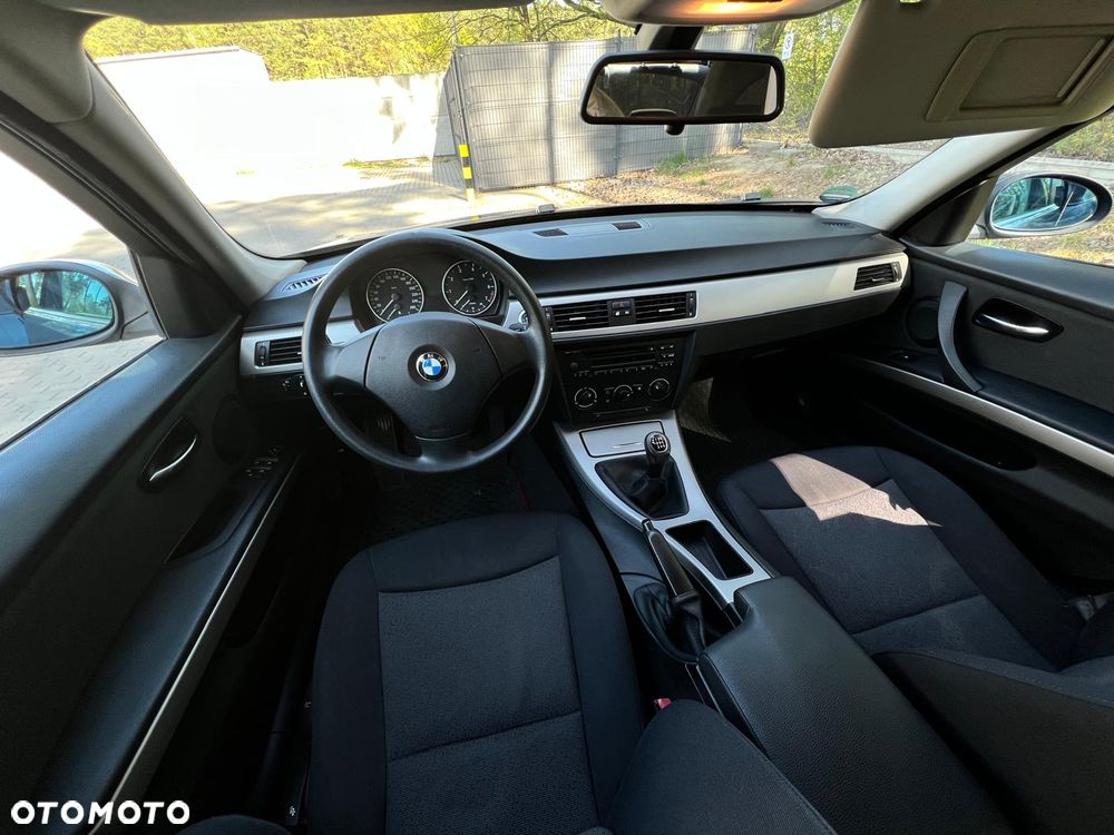 BMW Seria 3 318i - 19