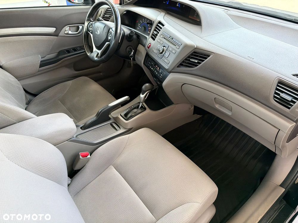 Honda Civic 1.8 Executive - 11