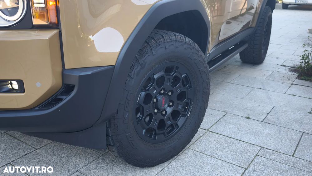 Toyota Land Cruiser 300 - 22