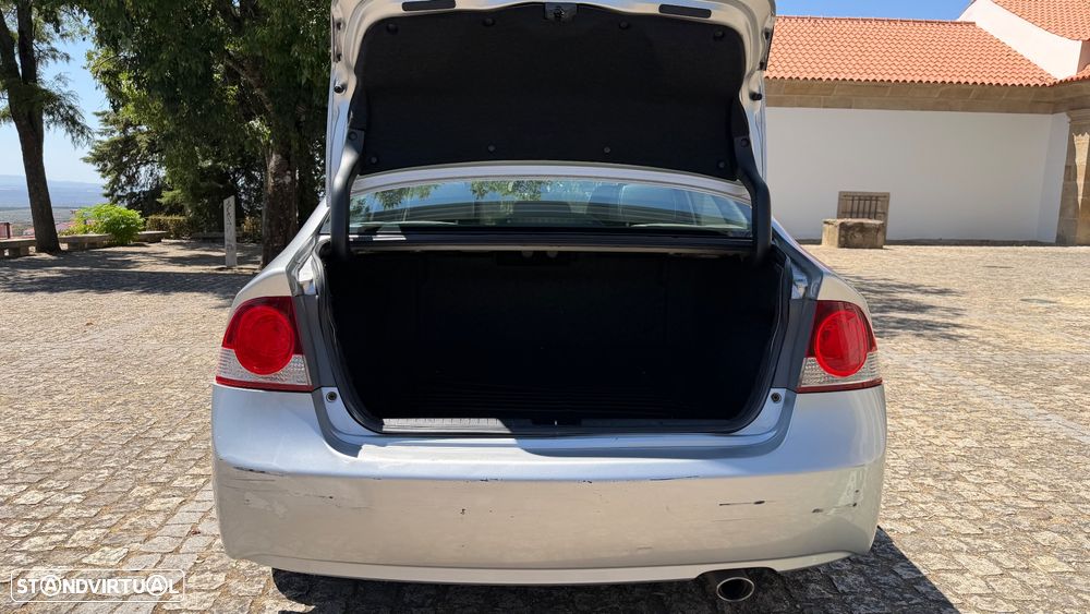 Honda Civic 1.3 DSI i-VTEC Hybrid Elegance - 11