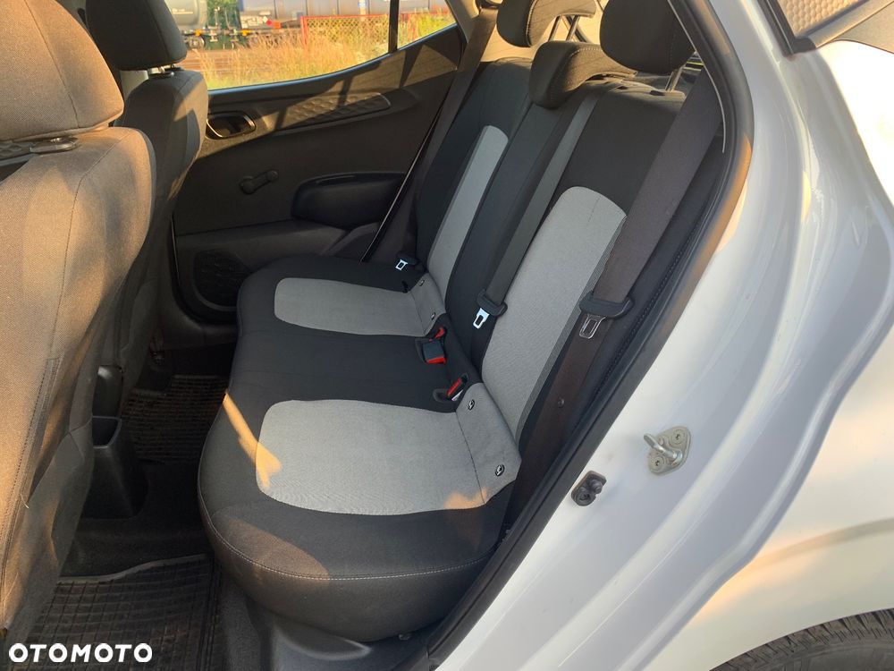 Hyundai i10 - 12