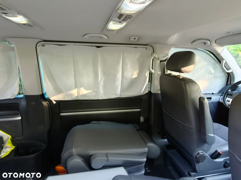 Volkswagen Multivan - 22