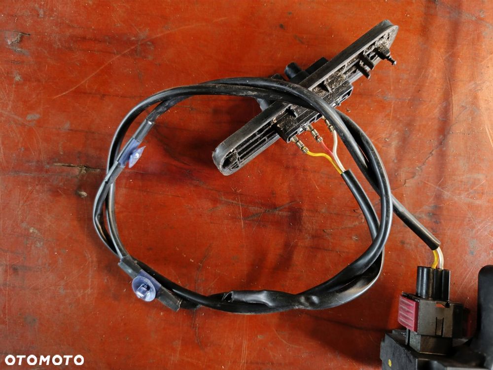 pole stykowe krańcówka kostka drzwi przesuwne trafic vivaro primastar 01-14 - 1