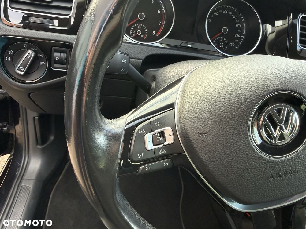 Volkswagen Golf - 5