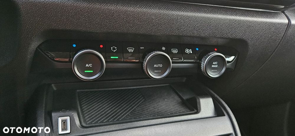 Citroën C4 BlueHDi 110 Stop&Start C-SERIES - 15