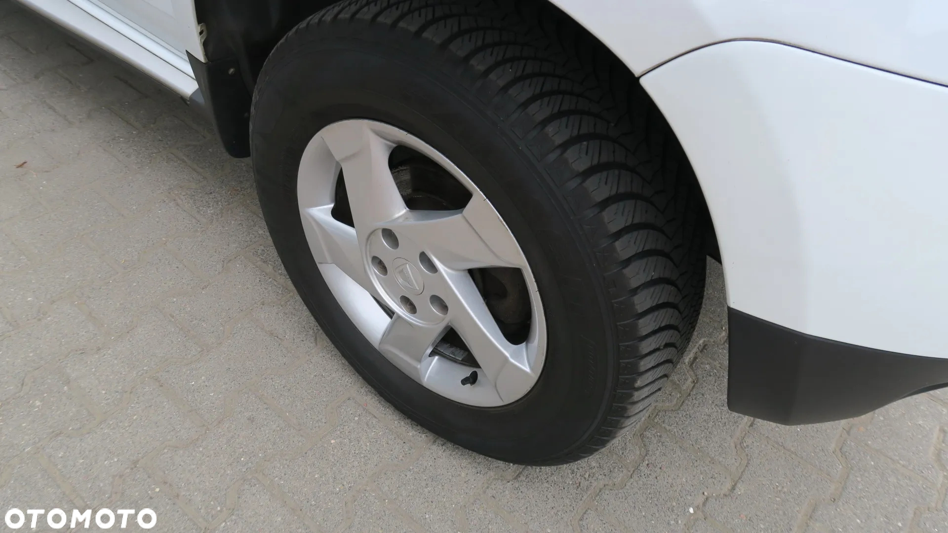 Dacia Duster 1.6 16V 4x2 Essentiel - 8