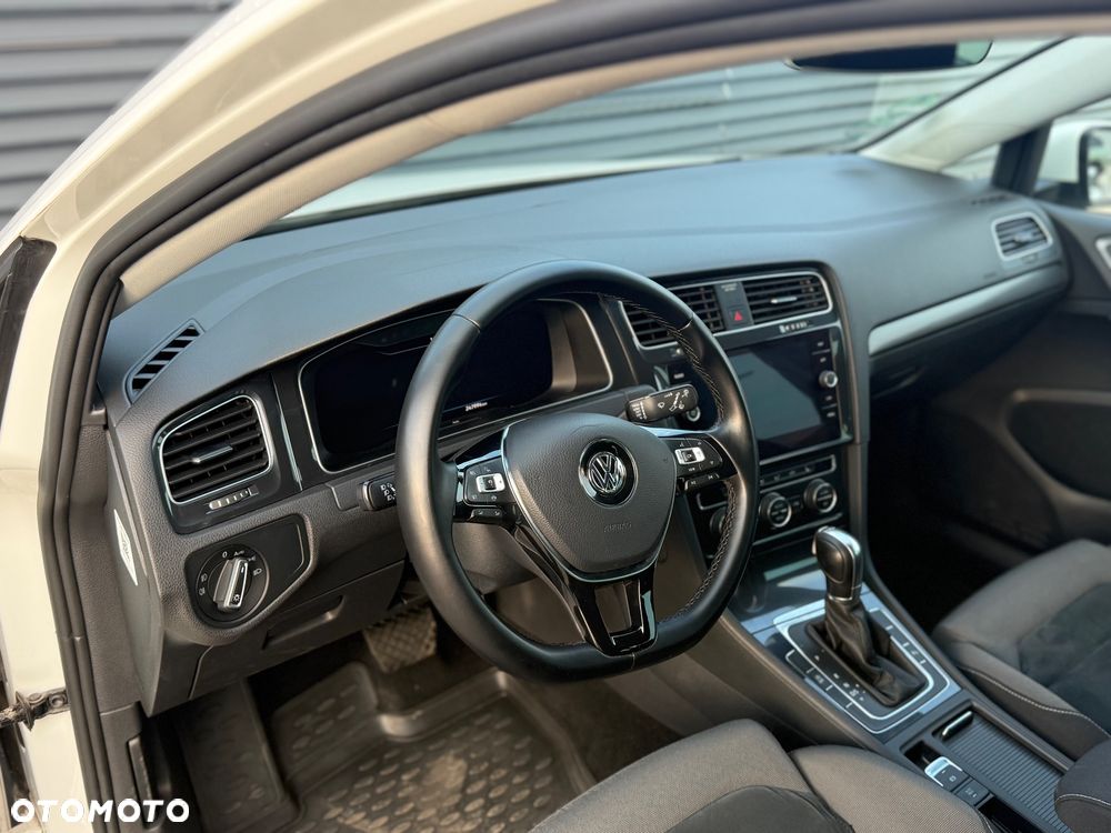 Volkswagen Golf - 13