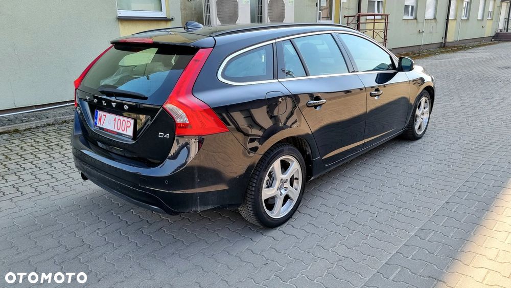 Volvo V60 D4 Momentum - 4