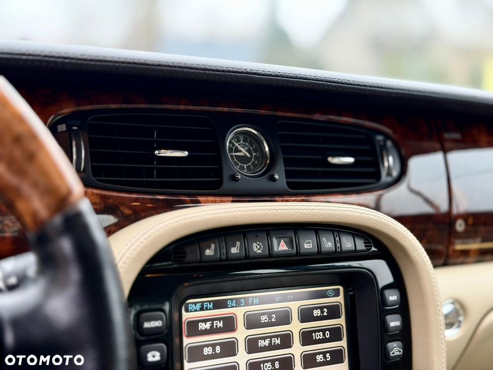 Jaguar XJ XJ8 4.2 Executive - 33