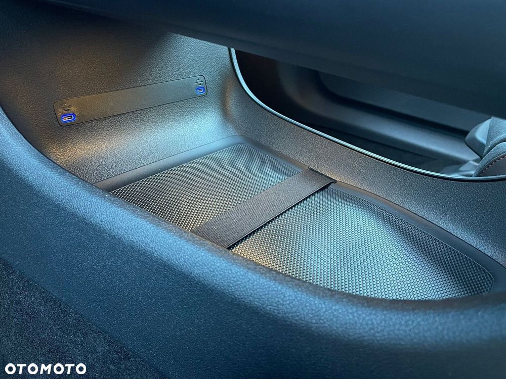 Mercedes-Benz CLA - 33