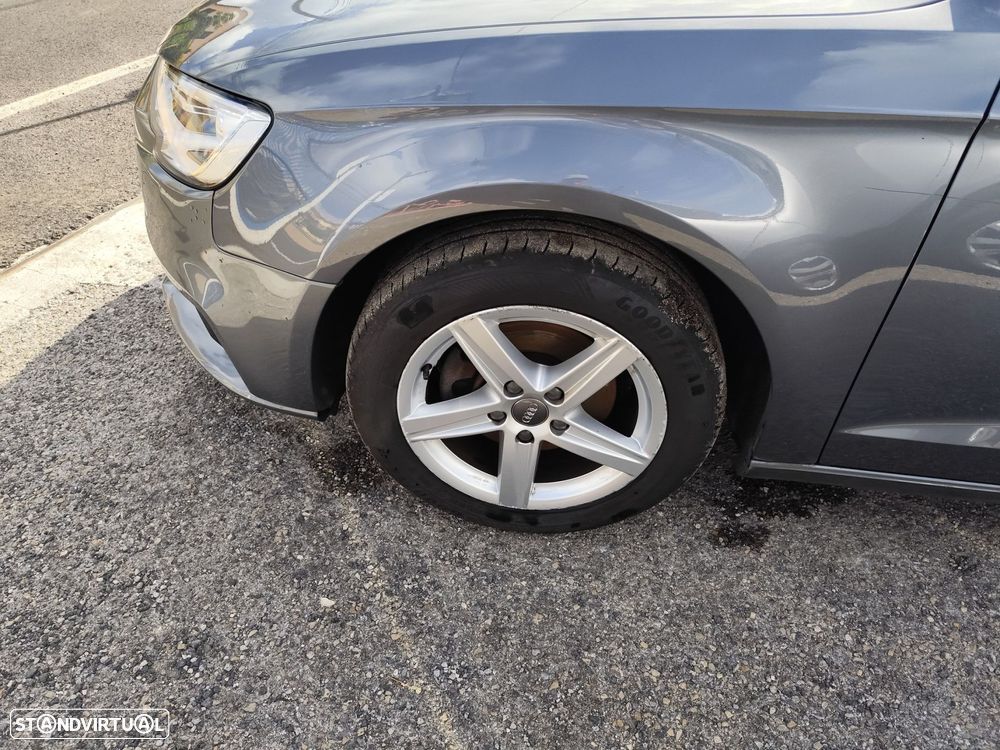 Audi A3 Sportback 30 TDI Design - 4