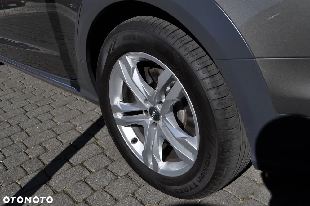 Audi A6 Allroad - 11