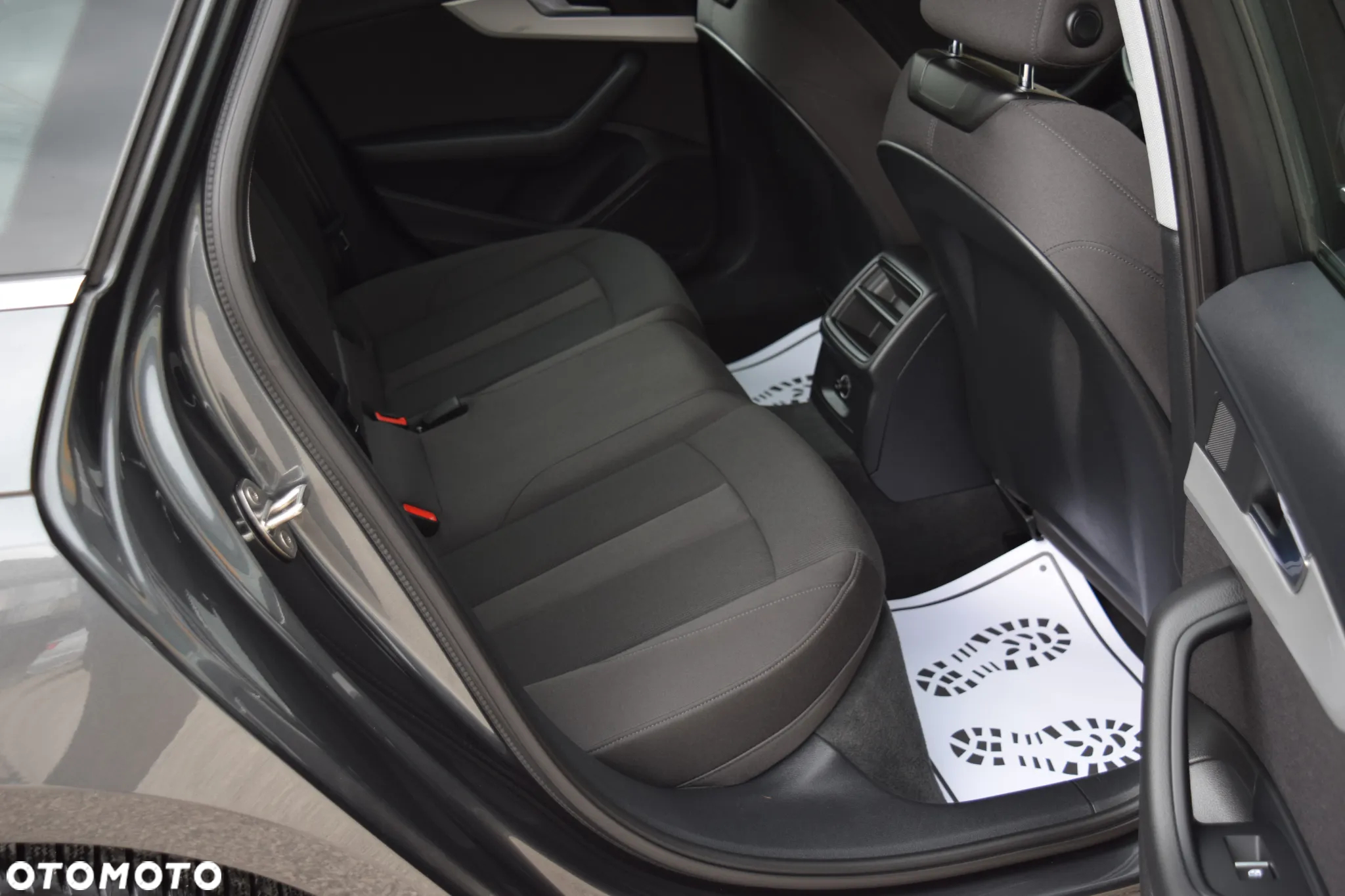 Audi A4 Avant 35 TDI S tronic S line - 33