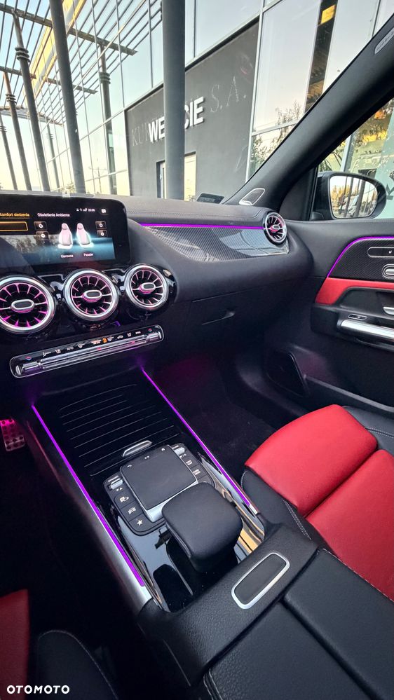 Mercedes-Benz GLA 200 d AMG Line - 11