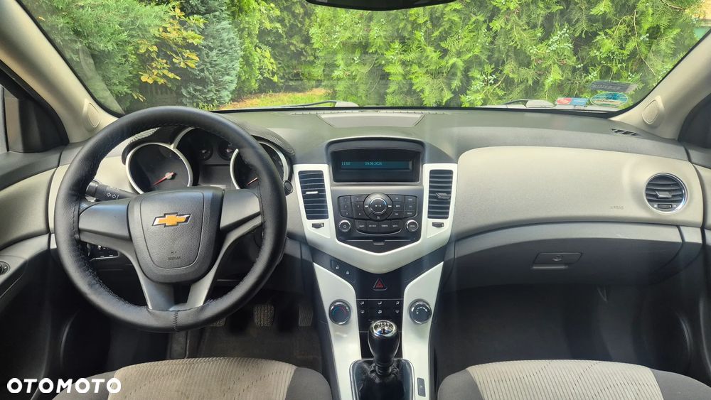 Chevrolet Cruze 1.6 LS - 6