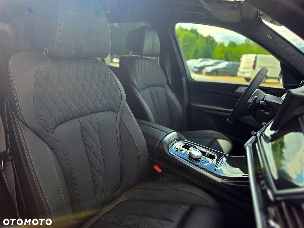 BMW X7 xDrive40d mHEV Individual Edition sport - 29