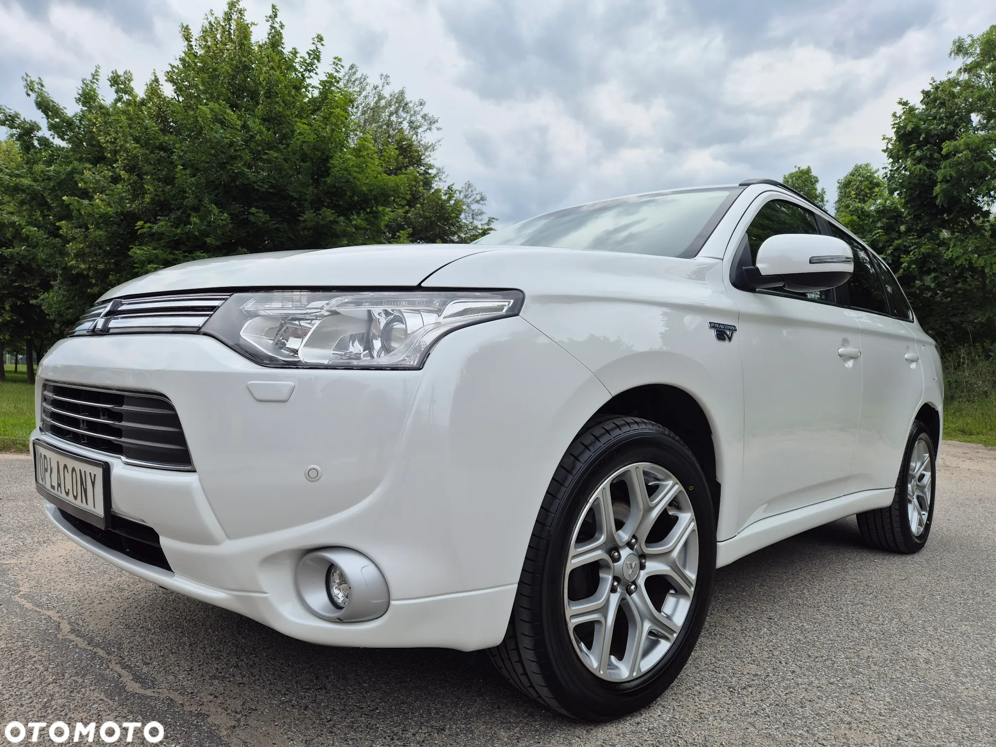 Mitsubishi Outlander 2.0 4WD Plug-In Hybrid - 11