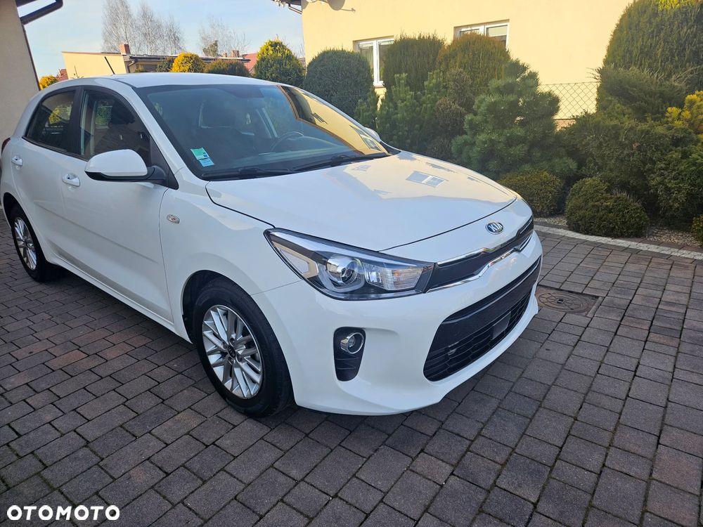 Kia Rio 1.4 L - 13