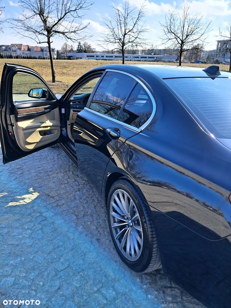 BMW Seria 7 740d - 7