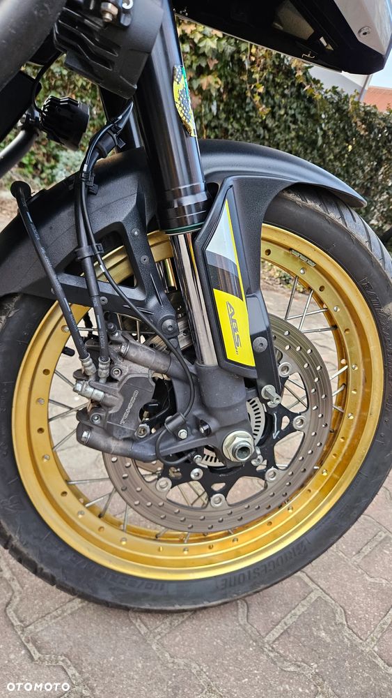 Suzuki V-STROM - 7