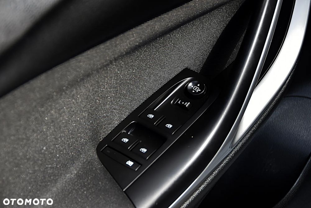 Opel Astra V 1.2 T GS Line S&S - 27