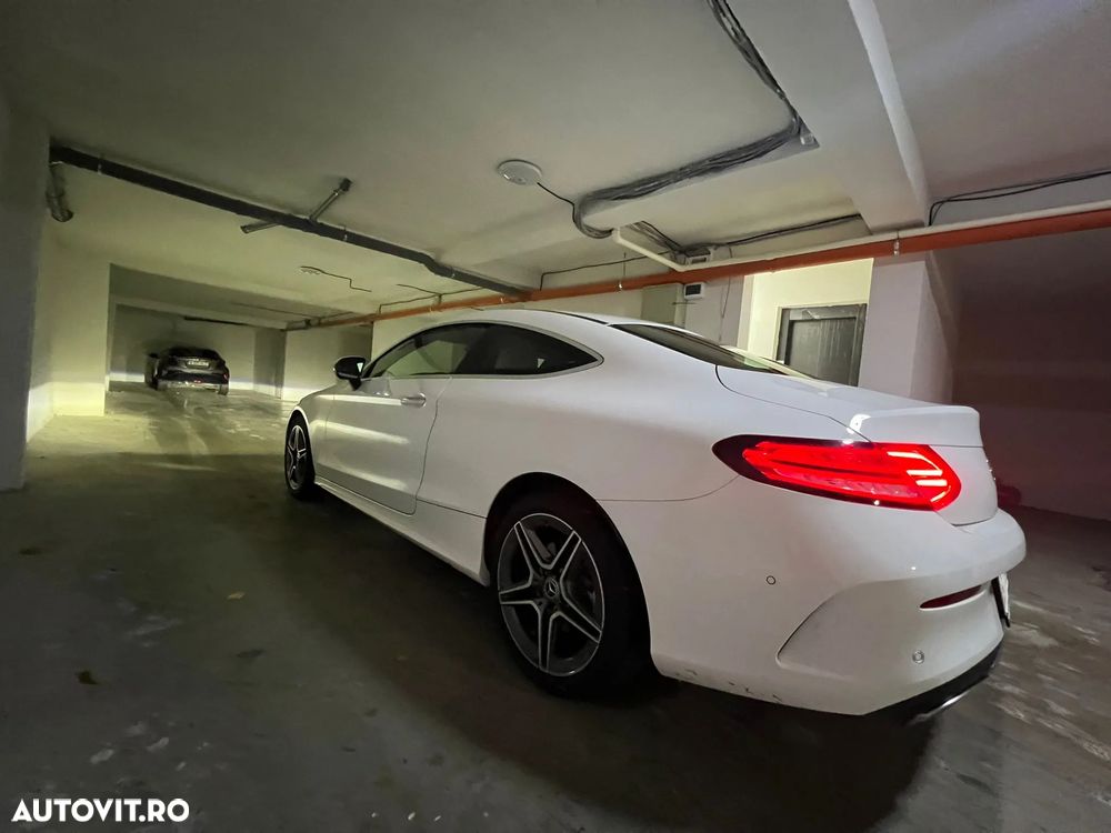 Mercedes-Benz C 400 4MATIC Coupe - 4