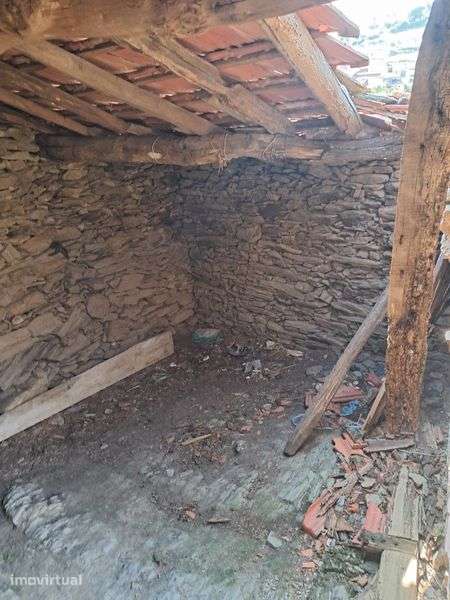 Vendo Propriedade para Reconstrução - Grande imagem: 4/8