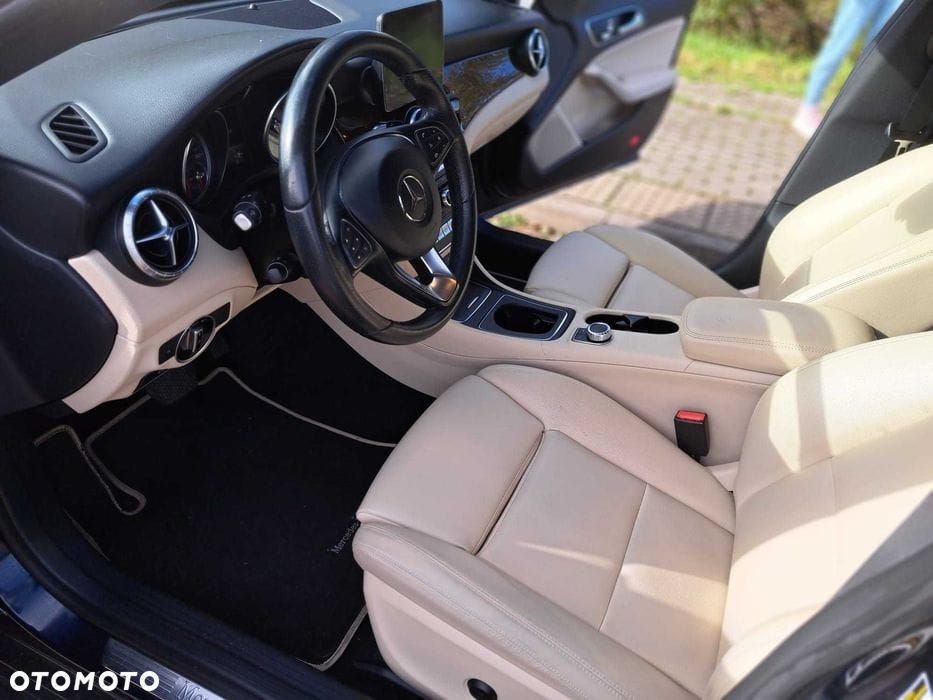 Mercedes-Benz CLA 250 4Matic 7G-DCT - 4