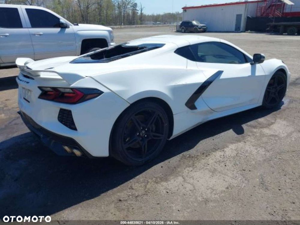 Chevrolet Corvette - 4