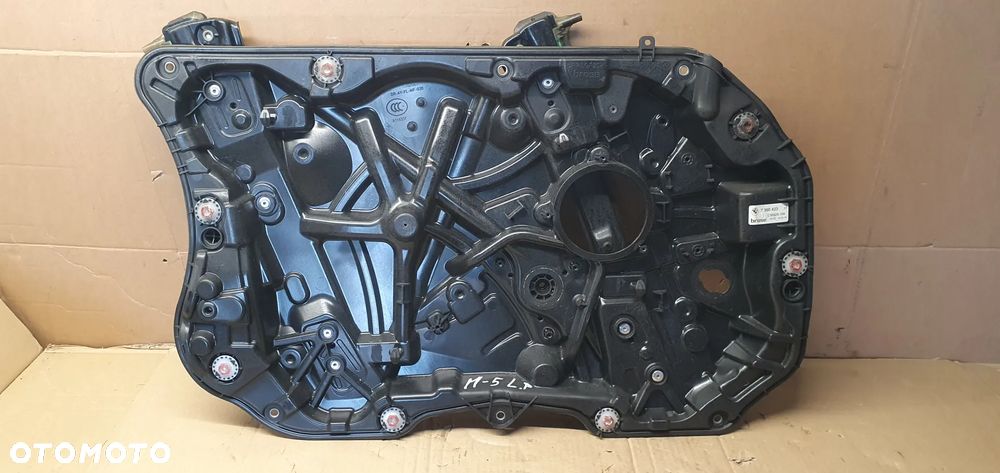 Mechanizm podnośnik szyby lewy przód BMW M5 G30 F90 7360423 - 1