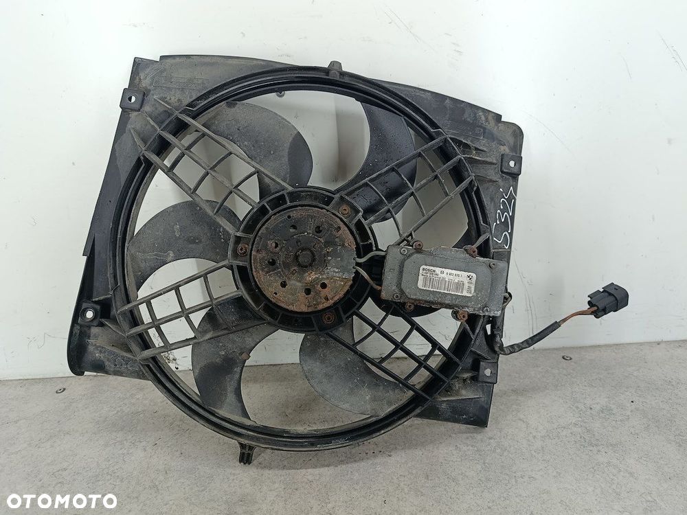 WENTYLATOR CHŁODNICY  BMW 3 E46 FL 7790896  6922670.1 1137328080  BOSCH - 1