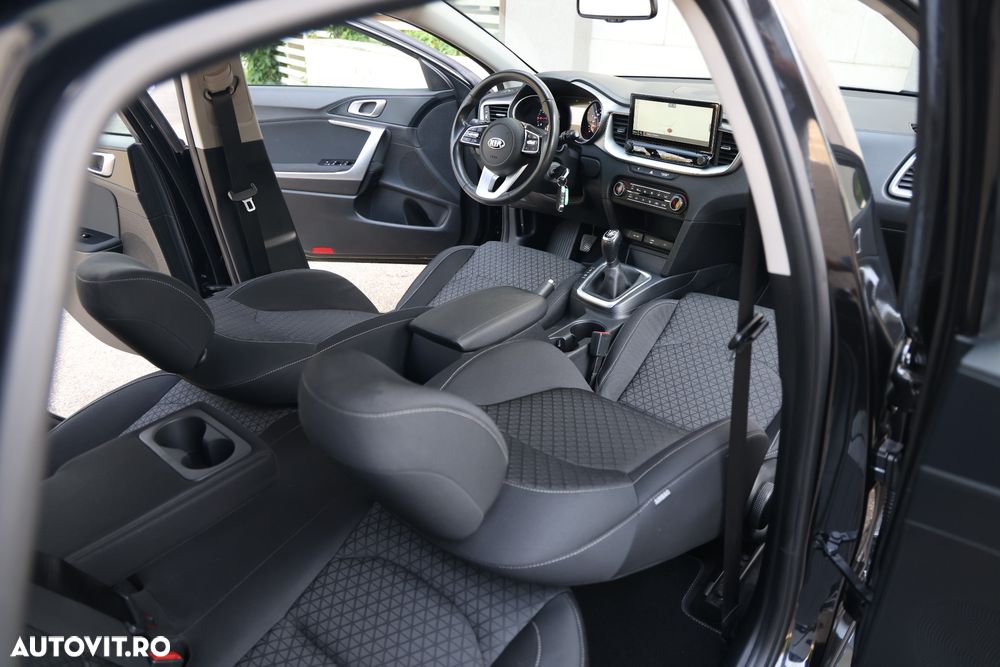 Kia Ceed - 16