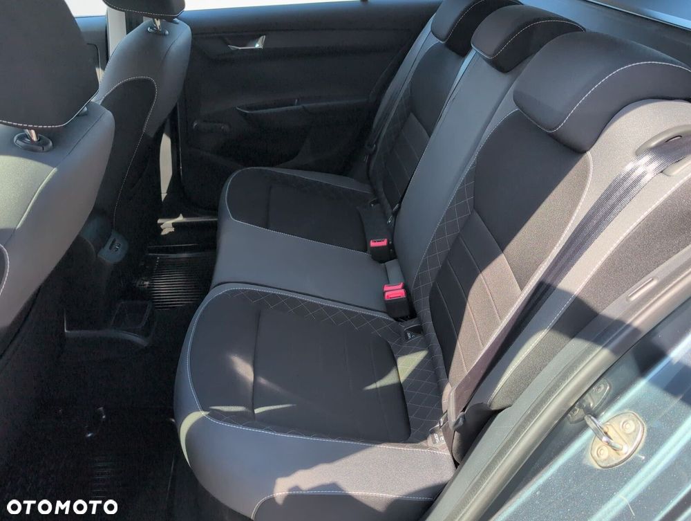 Skoda Fabia 1.0 TSI Ambition - 10