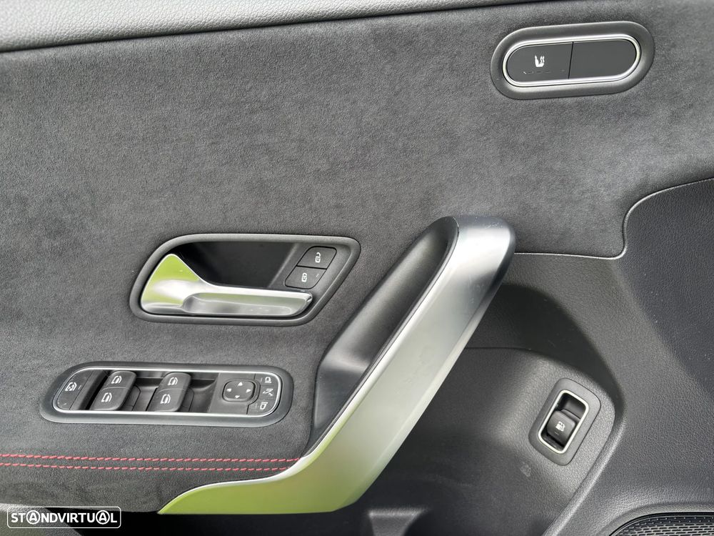 Mercedes-Benz A 250 e AMG Line - 19