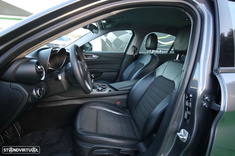 Alfa Romeo Giulia 2.2 D - 12