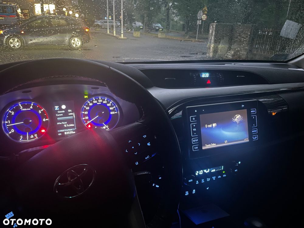 Toyota Hilux 2.4 D-4D Double Cab SR5 4x4 - 4