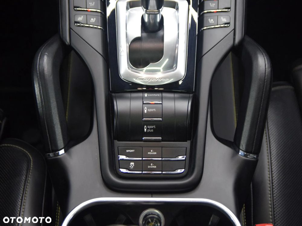Porsche Cayenne S Tiptronic S - 21