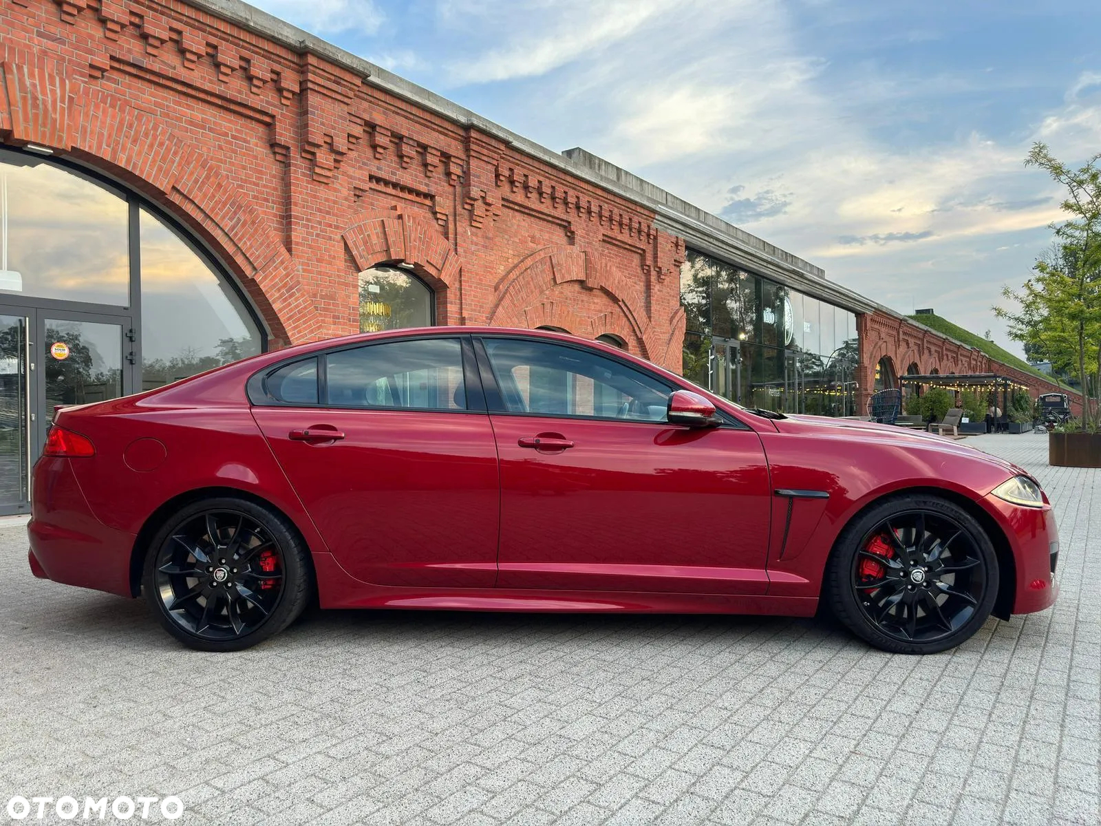Jaguar XF XFR - 13