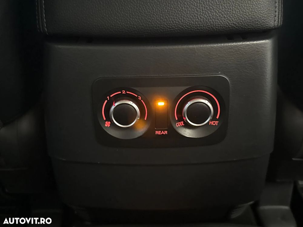 Mitsubishi Pajero - 24